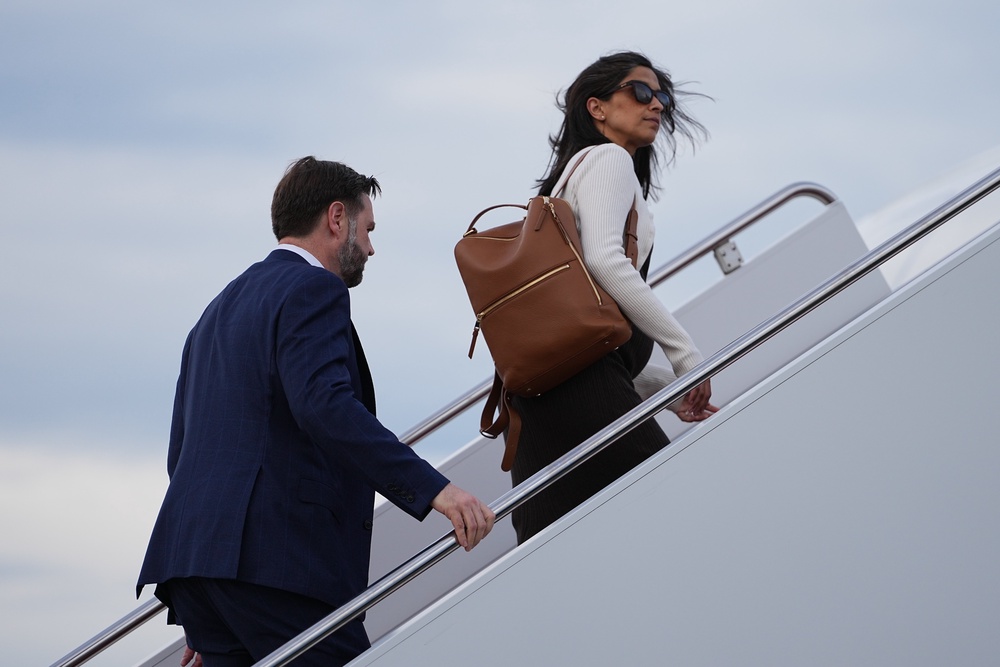 ‘Pence and Harris never pulled anything like that,’ one agent reportedly complained after being asked to ferry the VP and his young son across Washington in Marine Two for a golf lesson (Getty)