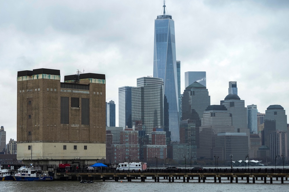 NYPD scuba divers team search next to the site of the crashed helicopter on April 11, 2025 (Getty Images)