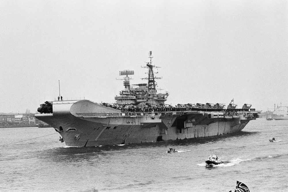 Royal Navy flagship, light aircraft carrier HMS Hermes, leaving for the Falklands Islands during the Falklands War, Portsmouth Harbour, Hampshire, April 5th 1982. (Photo by Gary Stone/Central Press/Hulton Archive/Getty Images) (Getty)