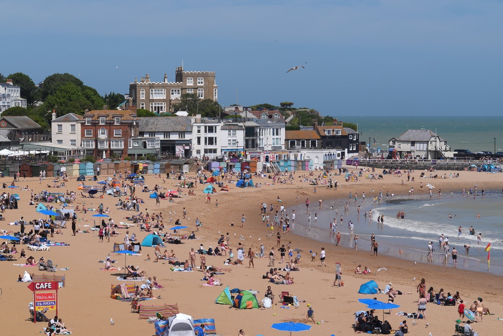 This weekend will see plenty of sunshine and dry weather (Gareth Fuller/PA)