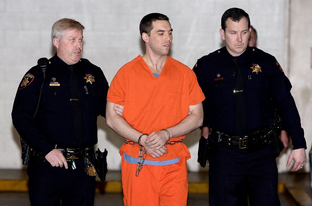 Peterson being transported to San Quentin Prison in 2005 (AFP/Getty)