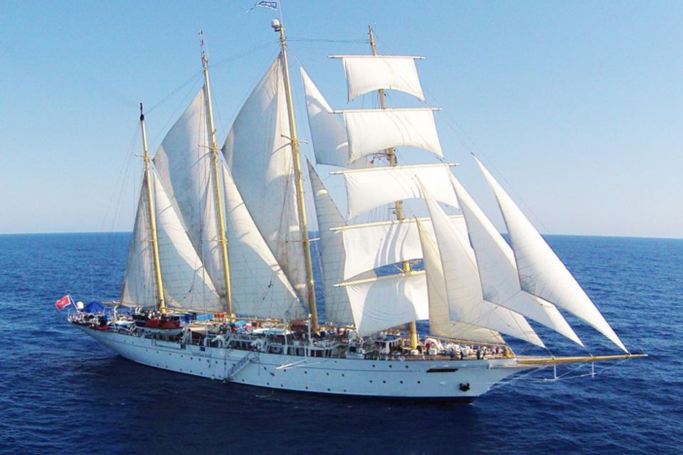 Star Flyer provides a sense of traditional cruising (Star Flyer)