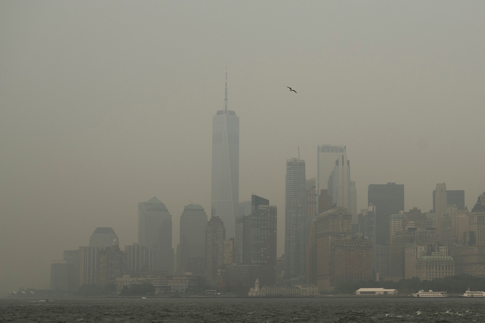 As a result of the smoke, more than a dozen states are under air quality alerts, and officials in cities including New York and Chicago have urged residents to remain indoors when possible. (Getty Images)