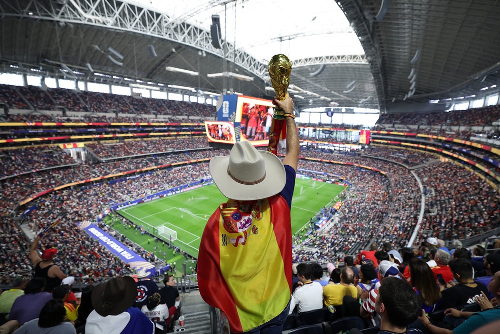 Fans of Spain show their support during the FIFA World Cup 2026 Semi Final match between France and Spain at Dallas Stadium on July 14, 2026 in Arlington, Texas (Getty Images for Rexona)
