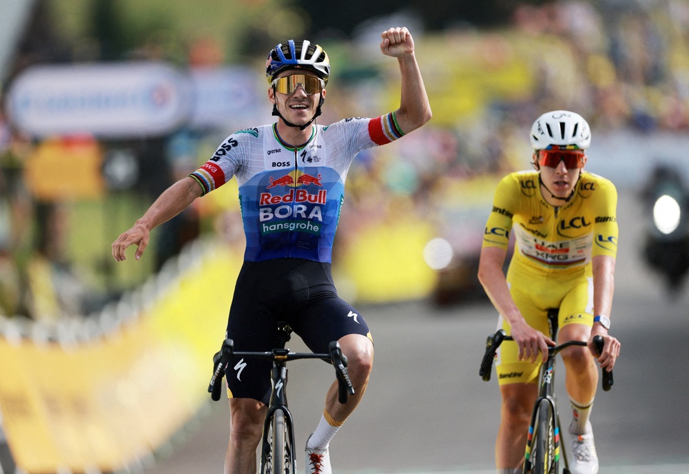 Evenepoel beat Pogacar on stage 15 and replaced Vingegaard in second overall (Reuters)