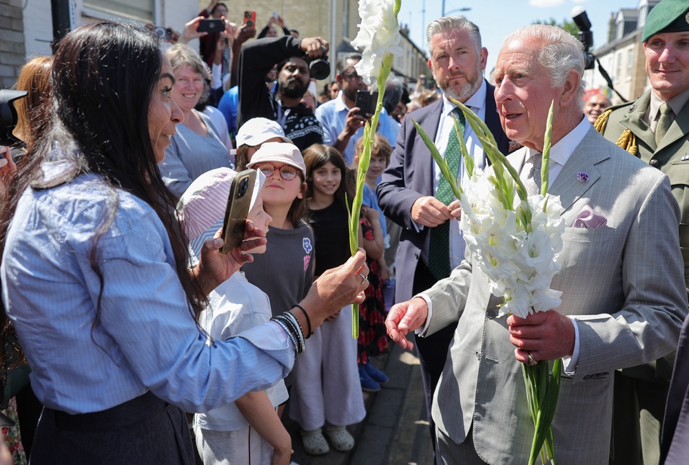 The King meets well-wishers following a visit to Cambridge Central Mosque (Chris Jackson/PA)