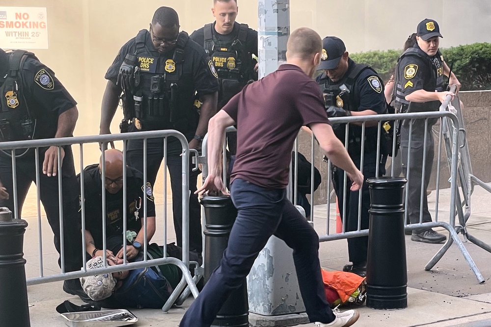 Law enforcement officers tackled a suspect and arrested him moments after his alleged attack on a New York City building that houses an ICE field office (AP)