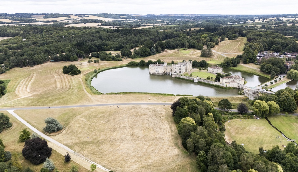 Leeds Castle in Kent surrounded by parched lawns (Gareth Fuller/PA) (PA Wire)