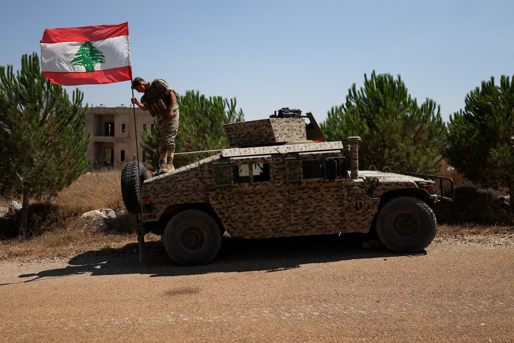 Lebanese soldiers deploy following the withdrawal of Israeli forces under a U.S.-brokered plan (Reuters)