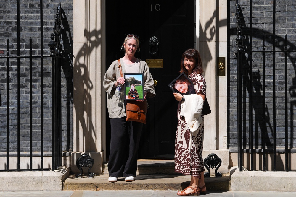 Bereaved parents meet the UK Prime Minister at Downing Street on 26 May, 2026, to discuss the role of social media in their children's deaths (Getty)