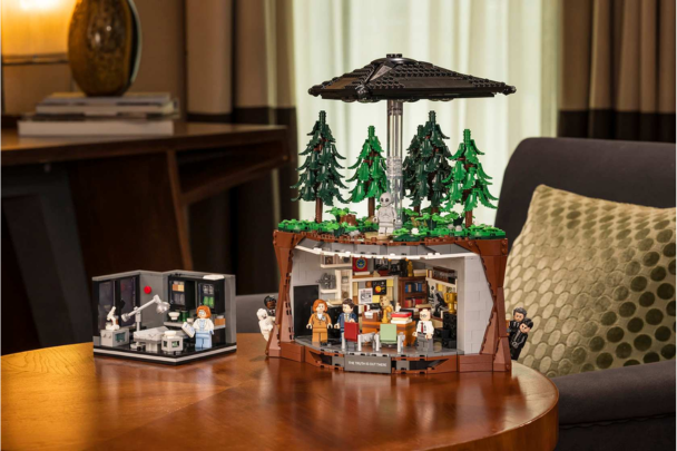 Image from: Gillian Anderson fronts Lego’s new X-Files set and fans are obsessed