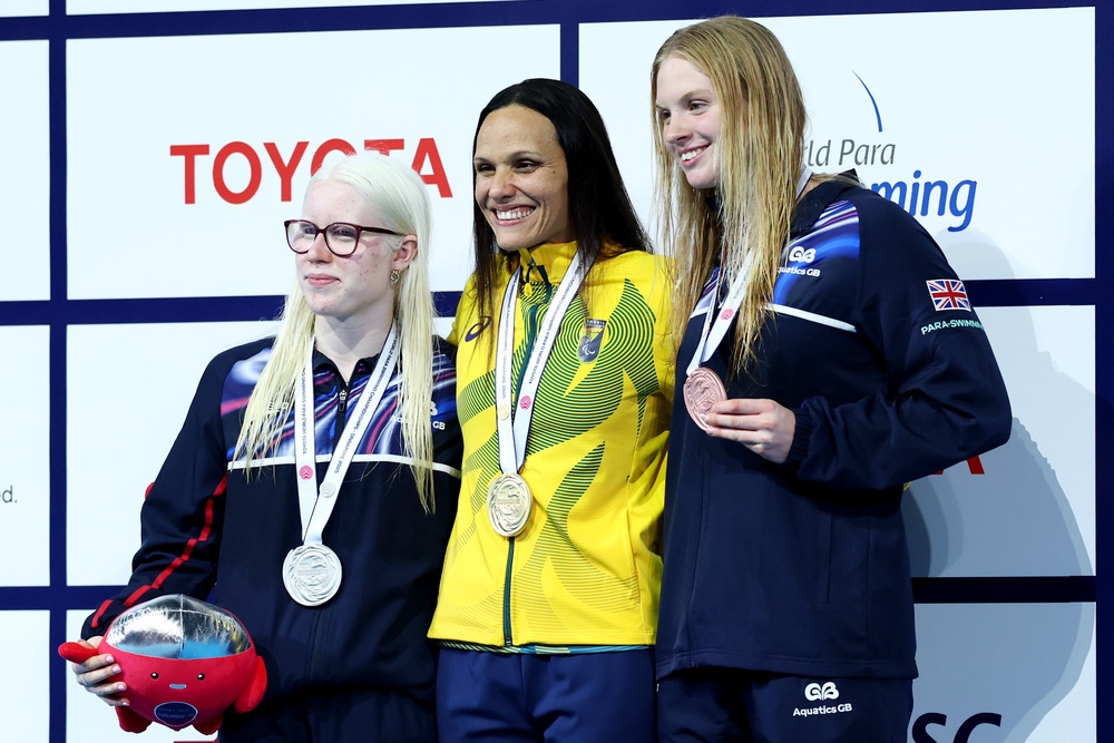 Astrid Carroll, right, wins bronze in the women’s 100m backstroke S12 at the 2025 World Para Swimming Championships (Getty Images)