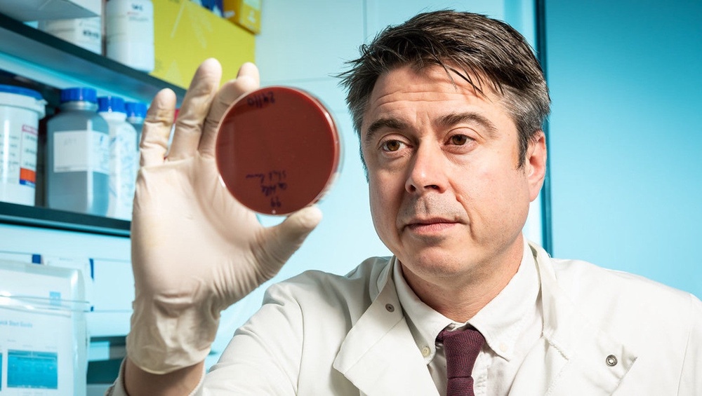 Sam Sheppard is a professor of microbial genomics and evolution at the University of Oxford (Ineos Oxford Institute for Antimicrobial Research)