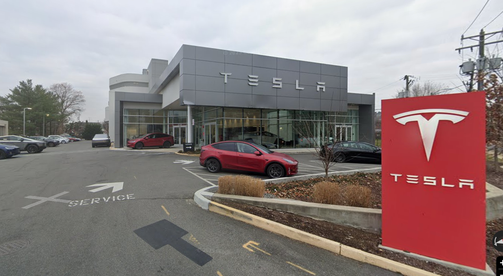 The Tesla showroom in Arlington, Virginia, where Lawgalet's test drive began, according to court filings (Google Maps)