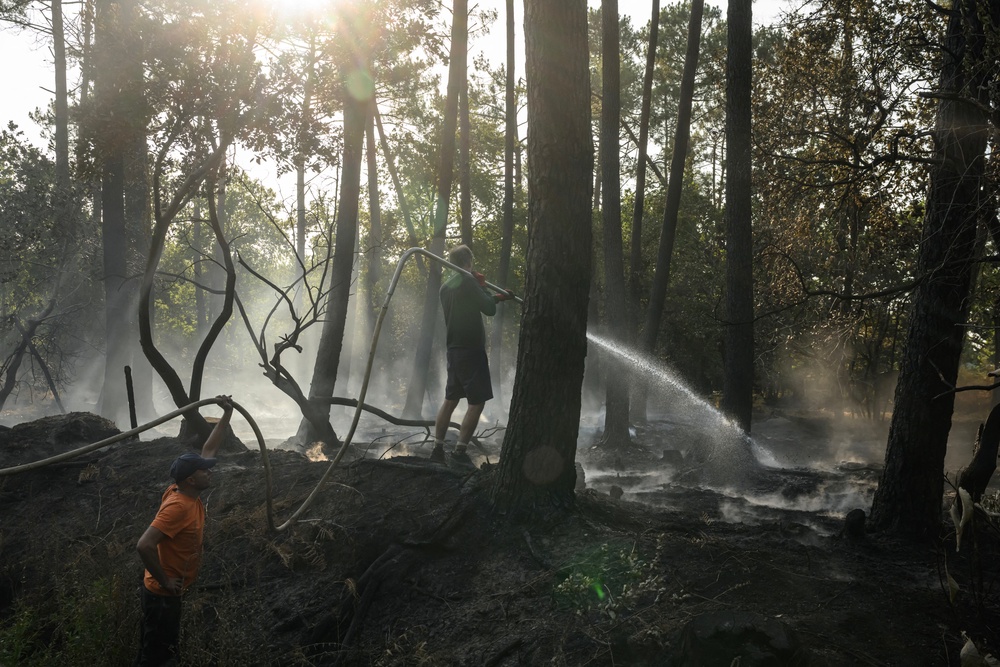Image from: Europe wildfires latest: French evacuation may be largest peacetime exodus as new heatwave hits Bordeaux