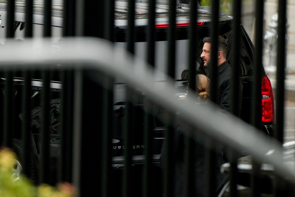 Ukrainian President Volodymyr Zelensky arrives at the White House (Reuters)