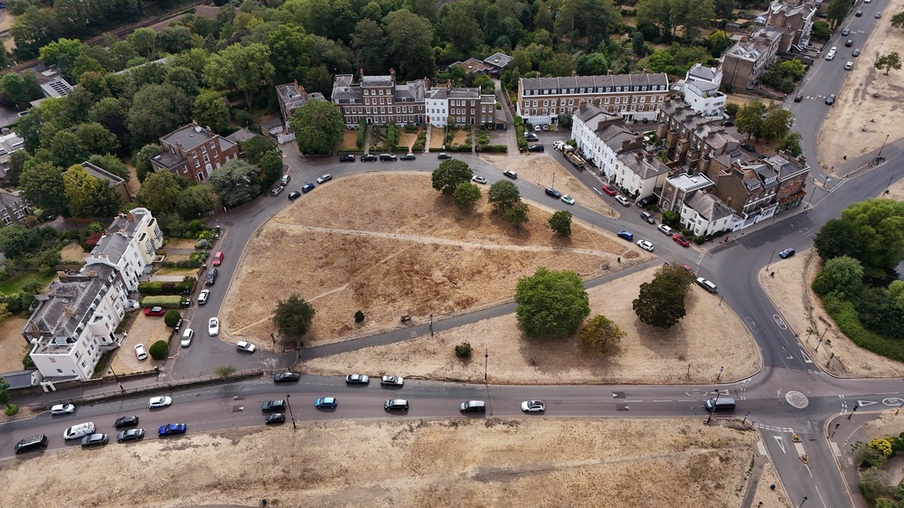 The parched grass of Blackheath in London (Yui Mok / PA). (PA Wire)