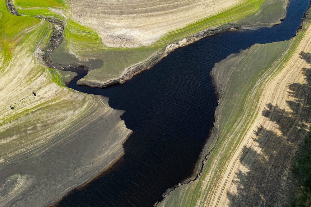 Depleted water levels at Howden Reservoir, Derbyshire, 29 July 2026 (Reuters)