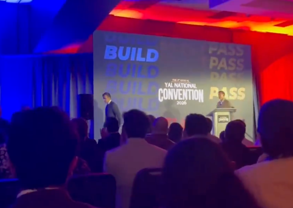 Ramaswamy leaves the stage early after being repeatedly booed and heckled (Social media)