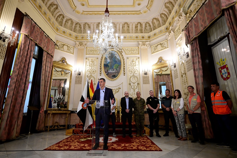Spanish Prime Minister Pedro Sanchez makes declarations in Ceuta, Spain, amid mass crossings of migrants on foot and by sea from Morocco into Spanish territory, July 31, 2026. (REUTERS/Fabian Bimmer) (Reuters)
