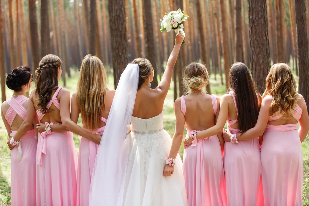 The average cost of attending a wedding now stands at a whopping £316 (Getty/iStock)