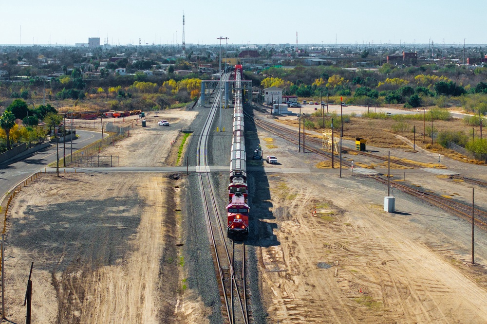 Two major rail unions praised the proposed rule (Brandon Bell/Getty Images)