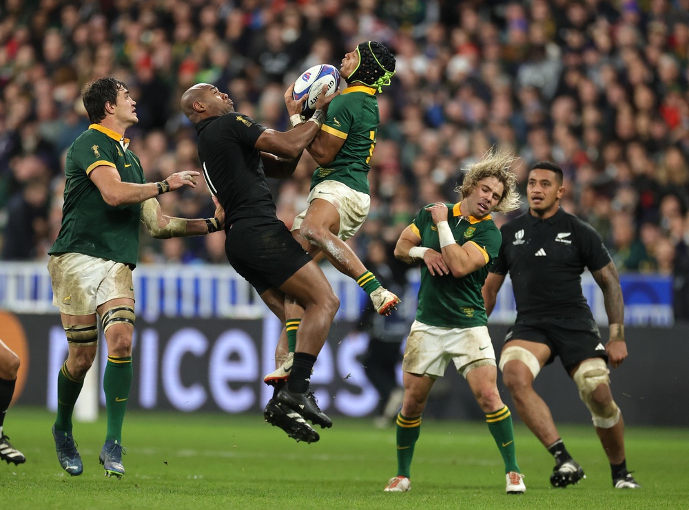 Image from: Sharks v New Zealand LIVE: Result and reaction as impressive All Blacks thrash hosts