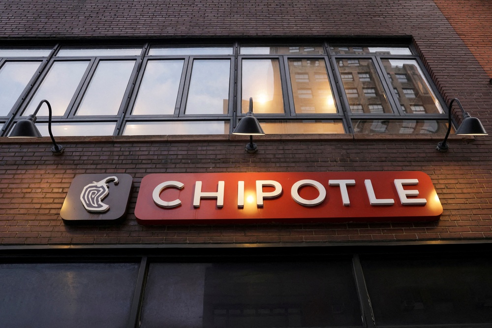 Chipotle Mexican Grill said Tuesday that it had removed jalapeños from some of its restaurants (Reuters/Kent J. Edwards)