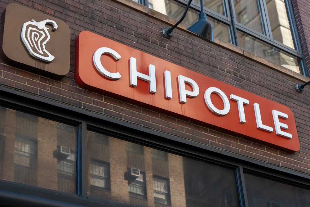 Chipotle announced this week that it had pulled jalapeños from some of its restaurants due to the ongoing salmonella outbreak (Getty)