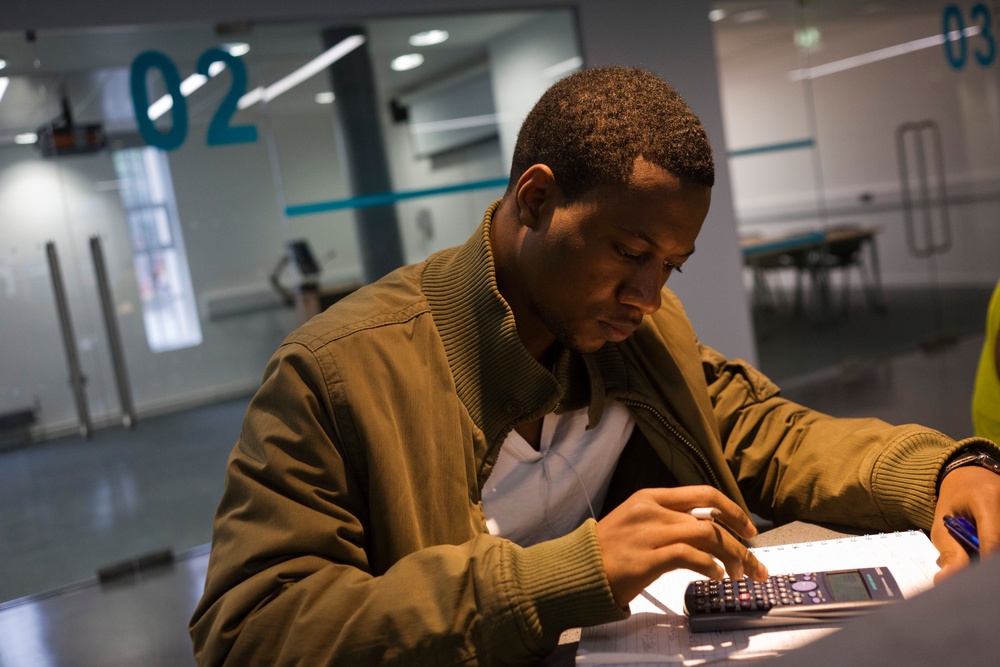 Image from: Everything you need to know about student bank accounts – before teens head to university