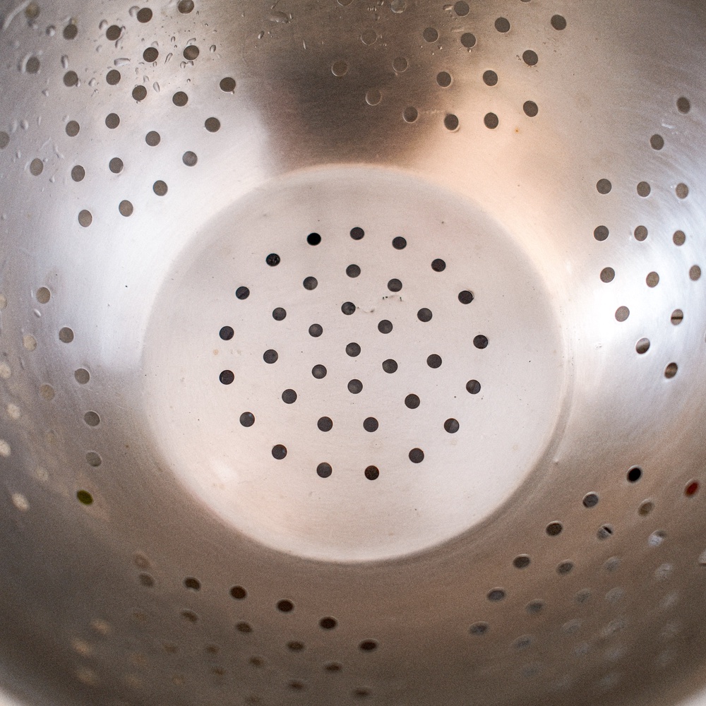 A kitchen colander has been recommended by experts (AFP/Getty)