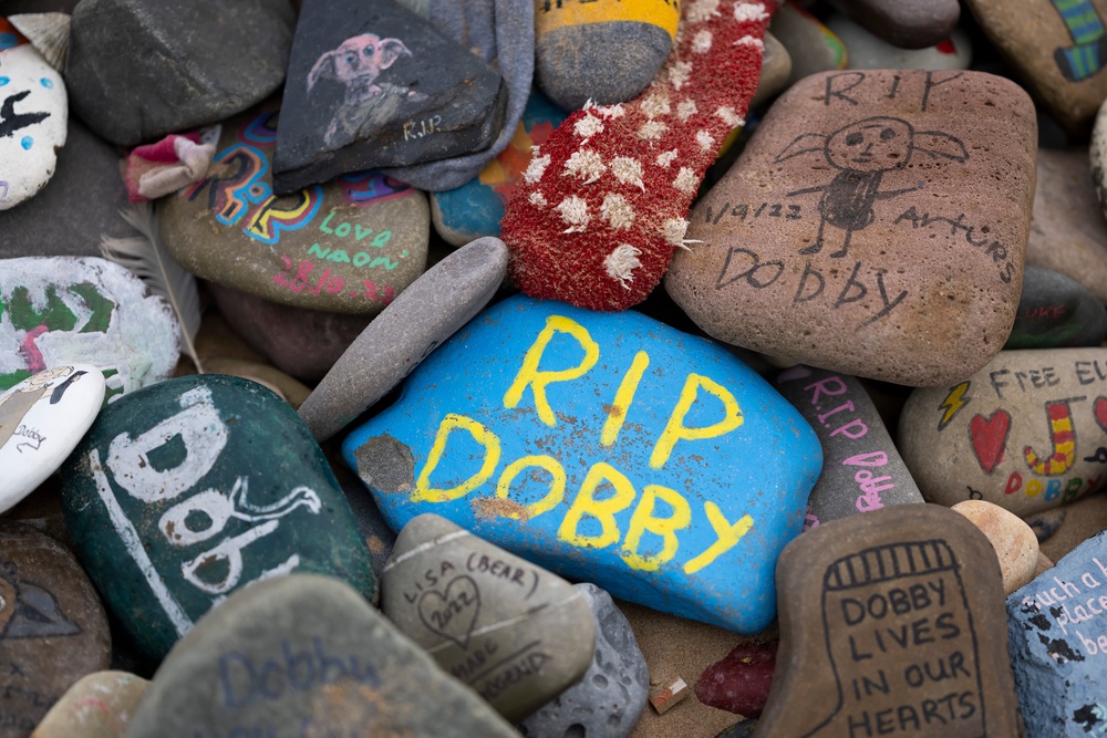 The beach has become a shrine to Dobby (Getty)