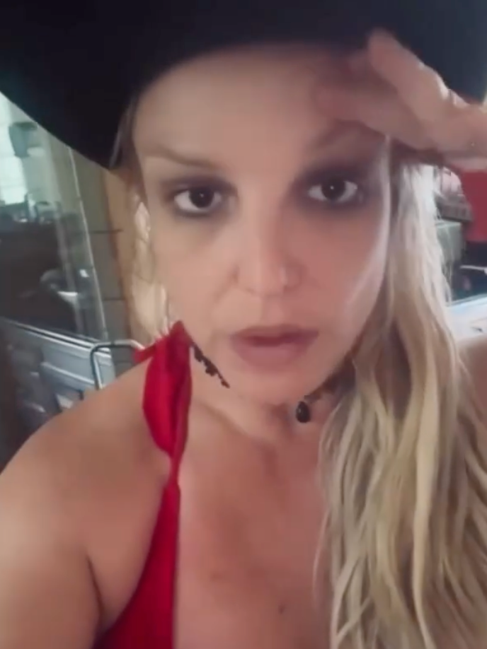 Spears warned fans to ‘be careful with your bodies’ after her experience with the anti-wrinkle injections (Instagram @britneyspears)