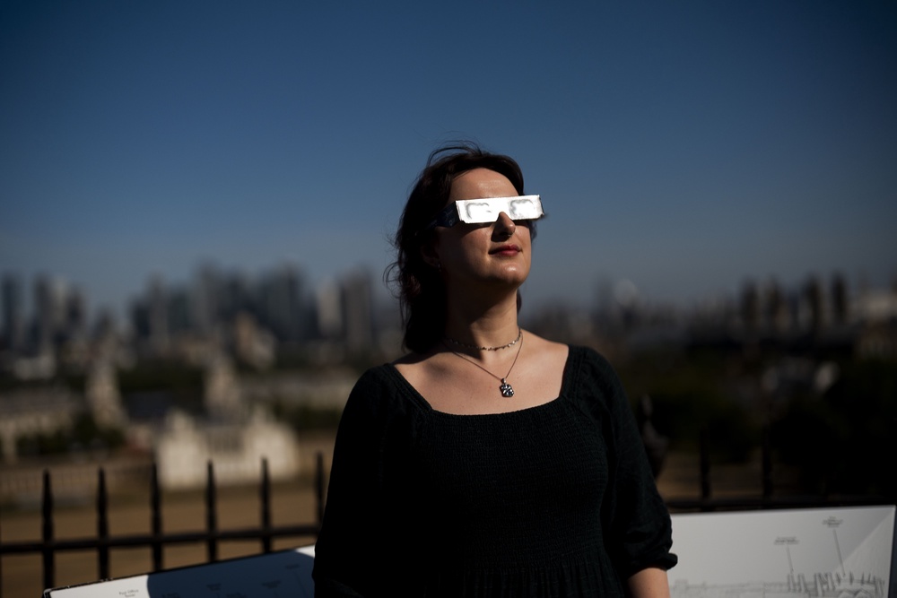 Image from: Solar eclipse 2026 live: Celestial event begins as skies turn darker across UK, US and Europe