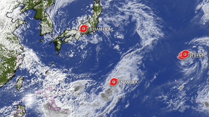 Cham-hom, Peilou and Nangka in the Pacific (Windy)