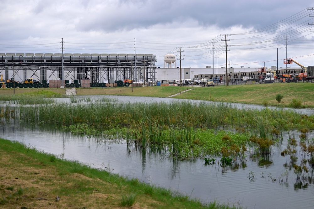 The correspondence raises alarm over a 2025 executive directive supporting coal-powered data expansion due to pollution risks (Brandon Dill / AFP via Getty Images)