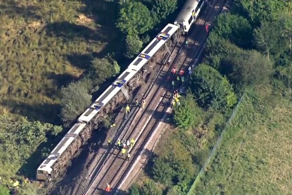 Image from: Lewes train derailment latest: Concerns raised over ‘bumpy track’ before crash that injured 20, says MP