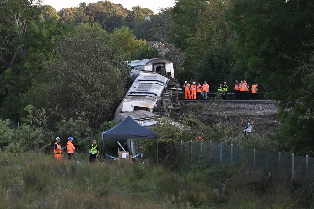 Industry sources have reported that the train tracks may have buckled due to the heat (Getty)