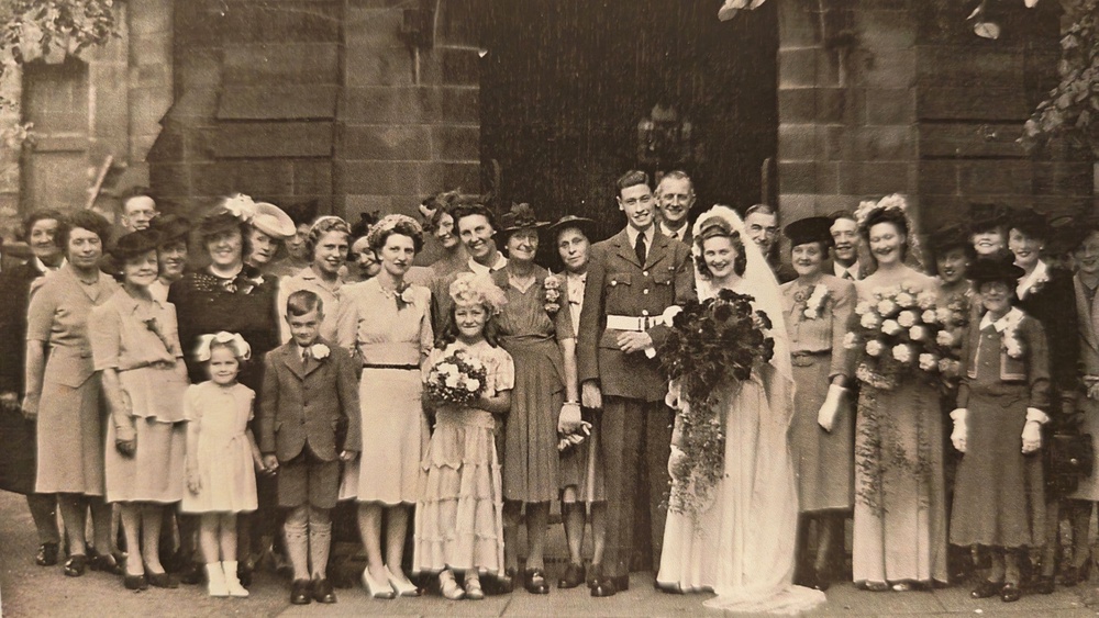 Ray and Win became pen pals and later sweethearts, exchanging letters across the Atlantic until they finally met and married in August 1946 (Booth family)