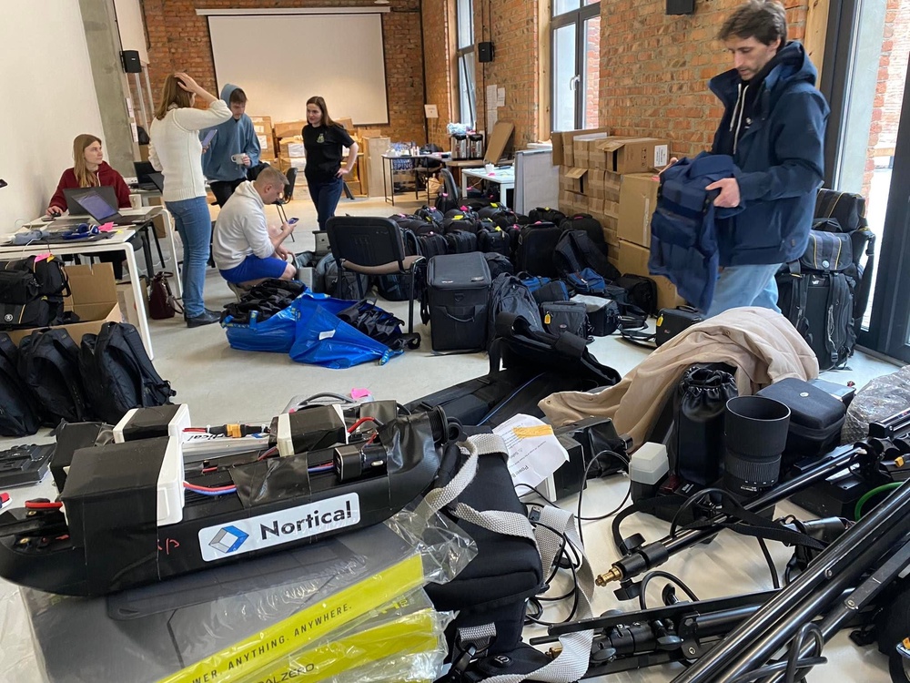 AIRPPU’s Regional Media Support Hub distributing protective equipment, body armour and helmets to Ukrainian journalists, Lviv, April 2022. The initiative helped regional newsrooms continue reporting safely during the first months of Russia’s full-scale invasion (AIRPPU / Supplied)