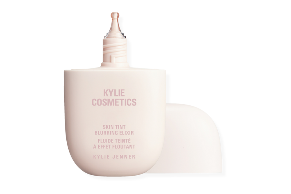 Image from: Keely Hodgkinson’s MUA reveals the exact products behind her race-day look
