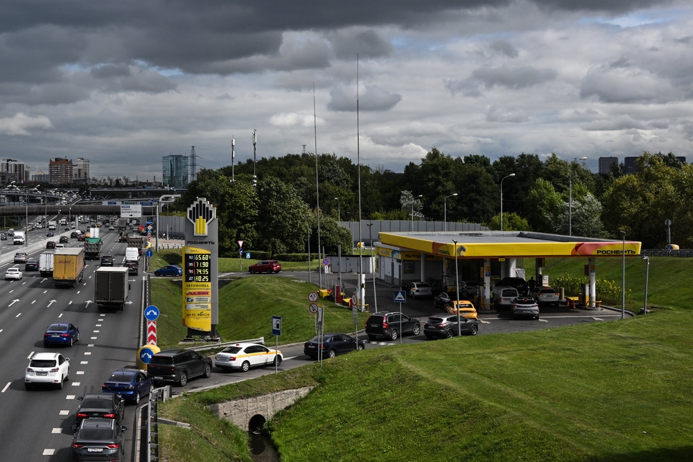 Drivers stuck in a long queue at a Rosneft petrol station in Moscow (AFP/Getty)