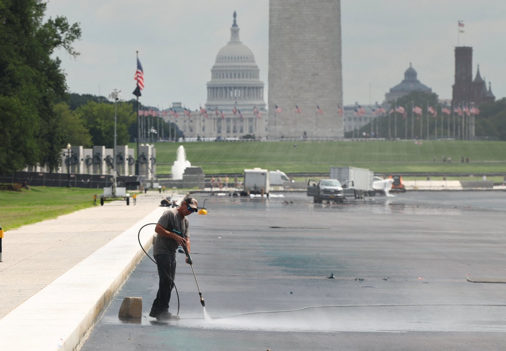 A third firm was quietly awarded nearly $2.7 million in August to repair the monument’s water purification and sewage treatment equipment. (Reuters)