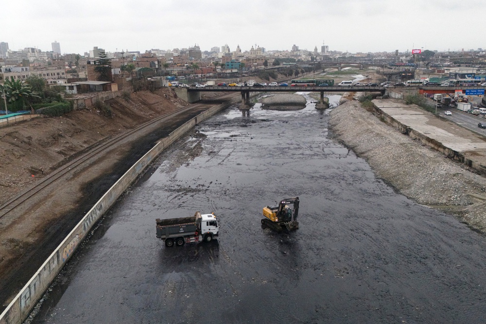 This image shows a cleaning and desilting operation on the Rimac river as a preventive measure against the El Niño phenomenon, in Lima on July 9 (AFP/Getty)