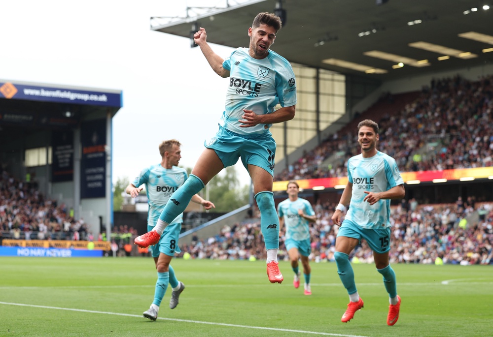 Manor Solomon celebrates scoring against Burnley last weekend (Getty)