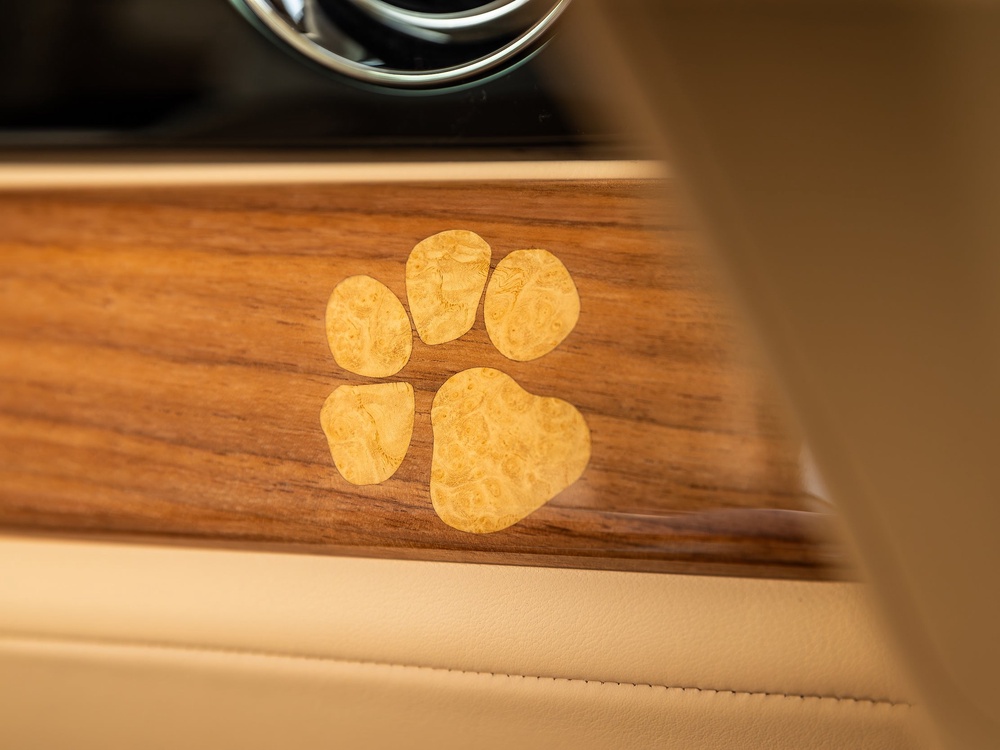 The Rolls-Royce Spectre Bailey features wooden veneers picturing the dog's face, paws and tongue (Rolls-Royce)
