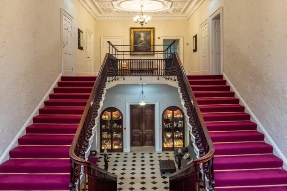The school was based in a former country house (Sanderson Weatherall)