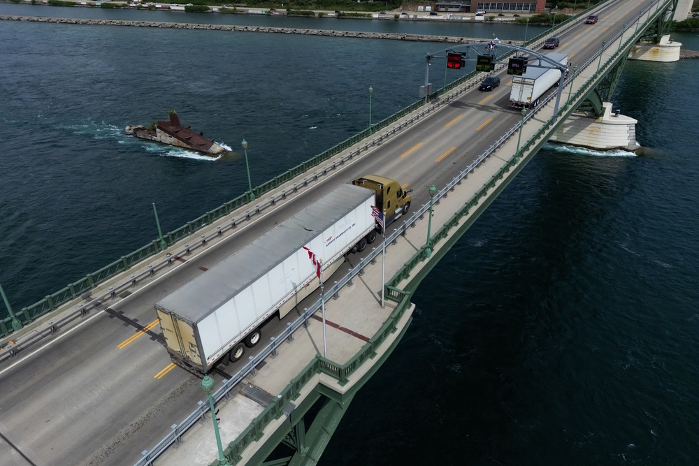 Trucks passing over Fort Erie's Peace Bridge between Canada and the U.S. (AFP/Getty)