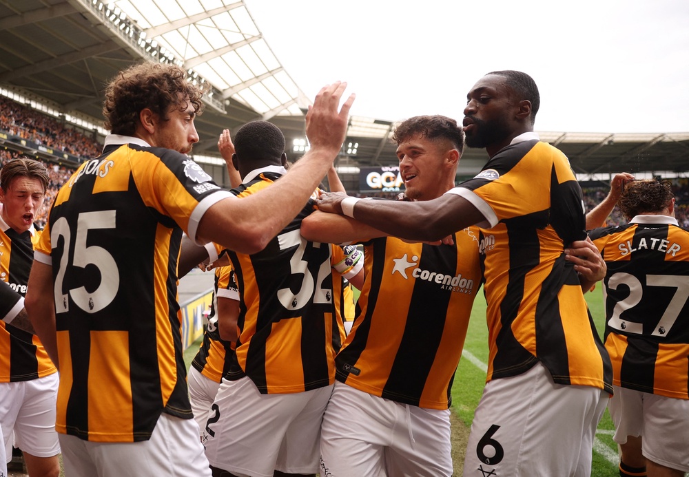 Hull City’s Semi Ajayi celebrates scoring (Reuters)