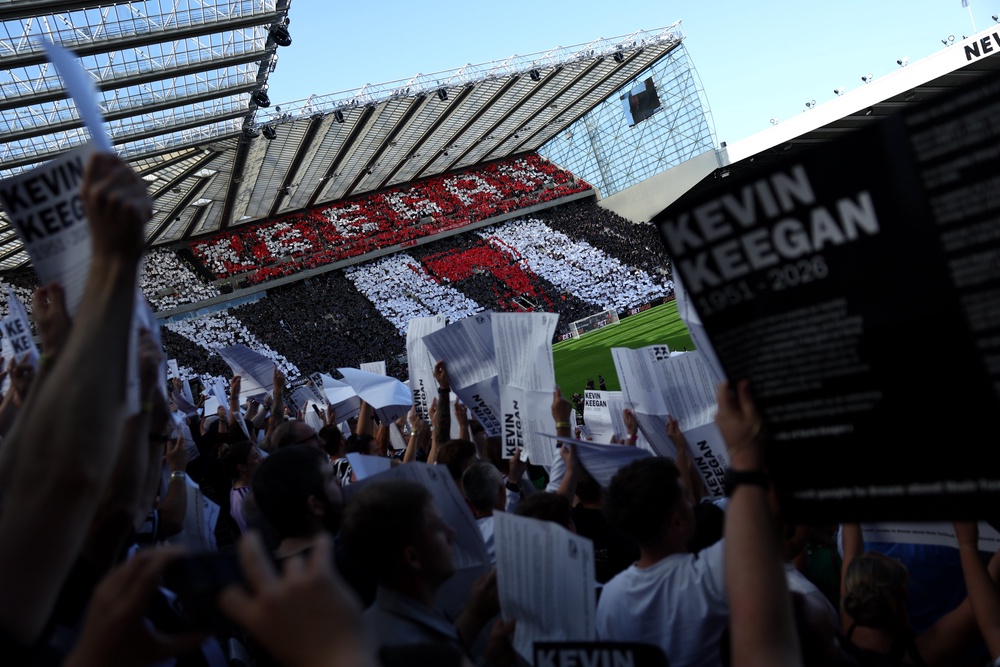 Liverpool and Newcastle fans collaborate for a stunning tifo in tribute of Kevin Keegan (Getty)